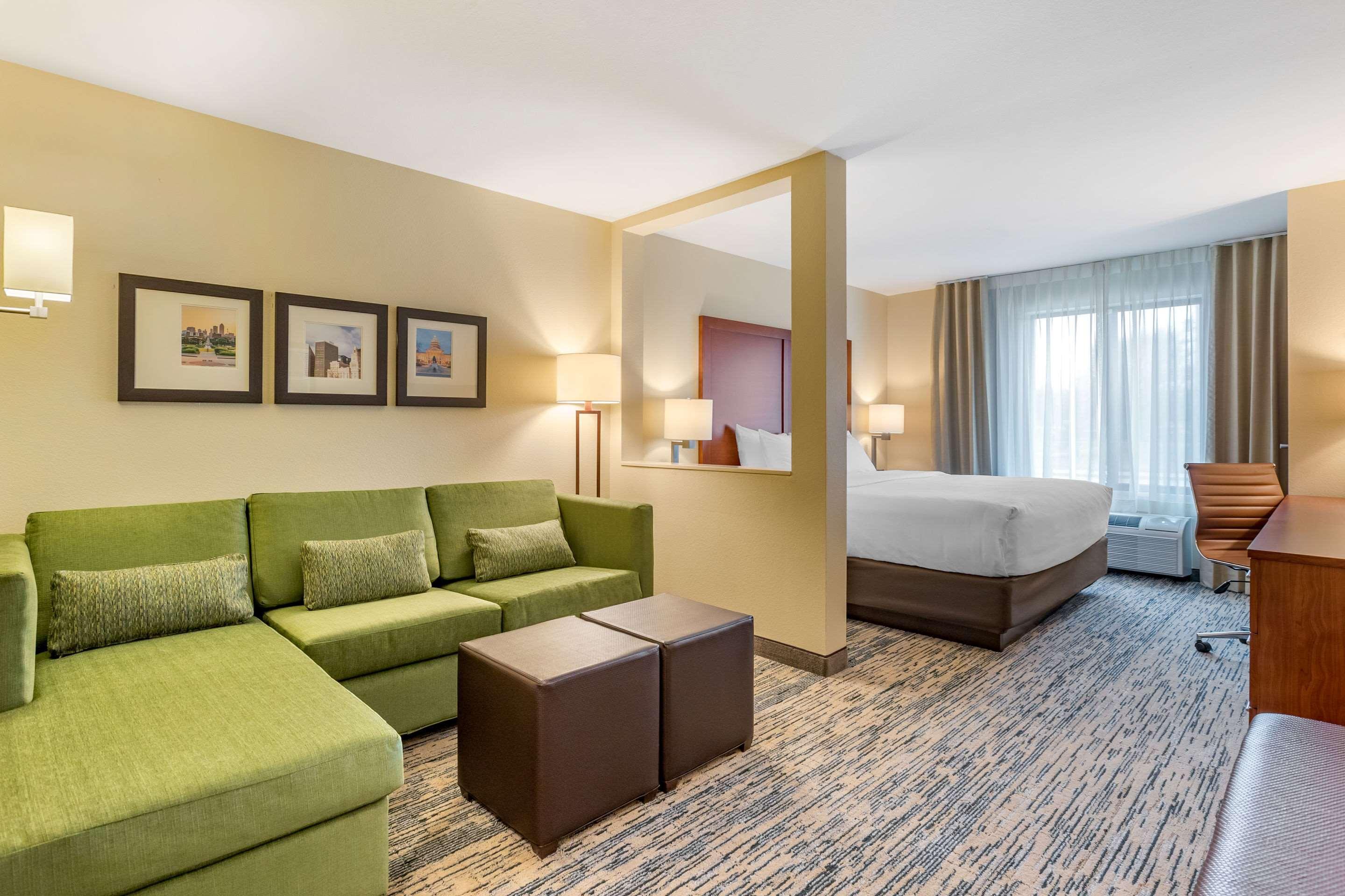 Comfort Inn & Suites ウェスト・デイ・モインズ エクステリア 写真