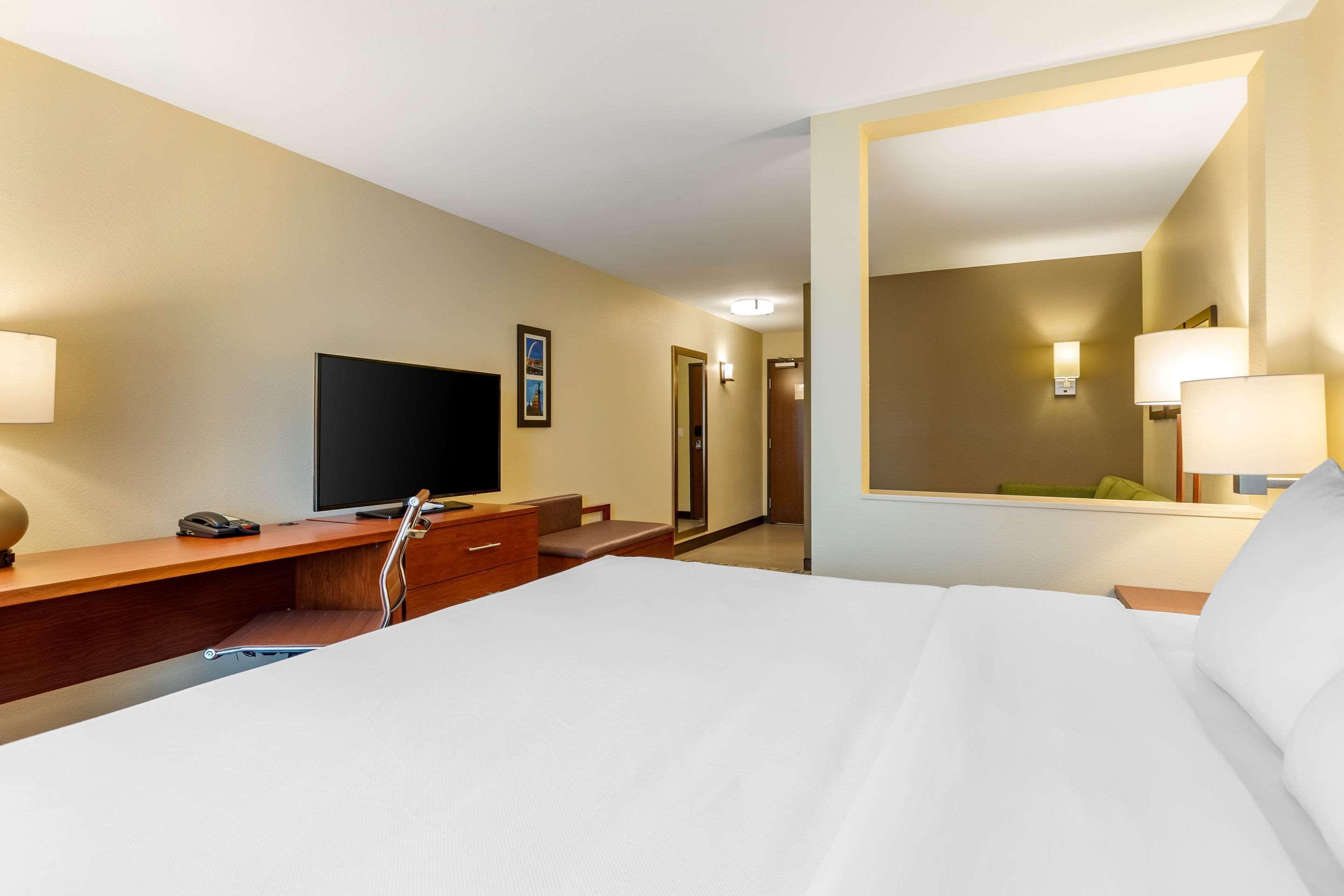 Comfort Inn & Suites ウェスト・デイ・モインズ エクステリア 写真