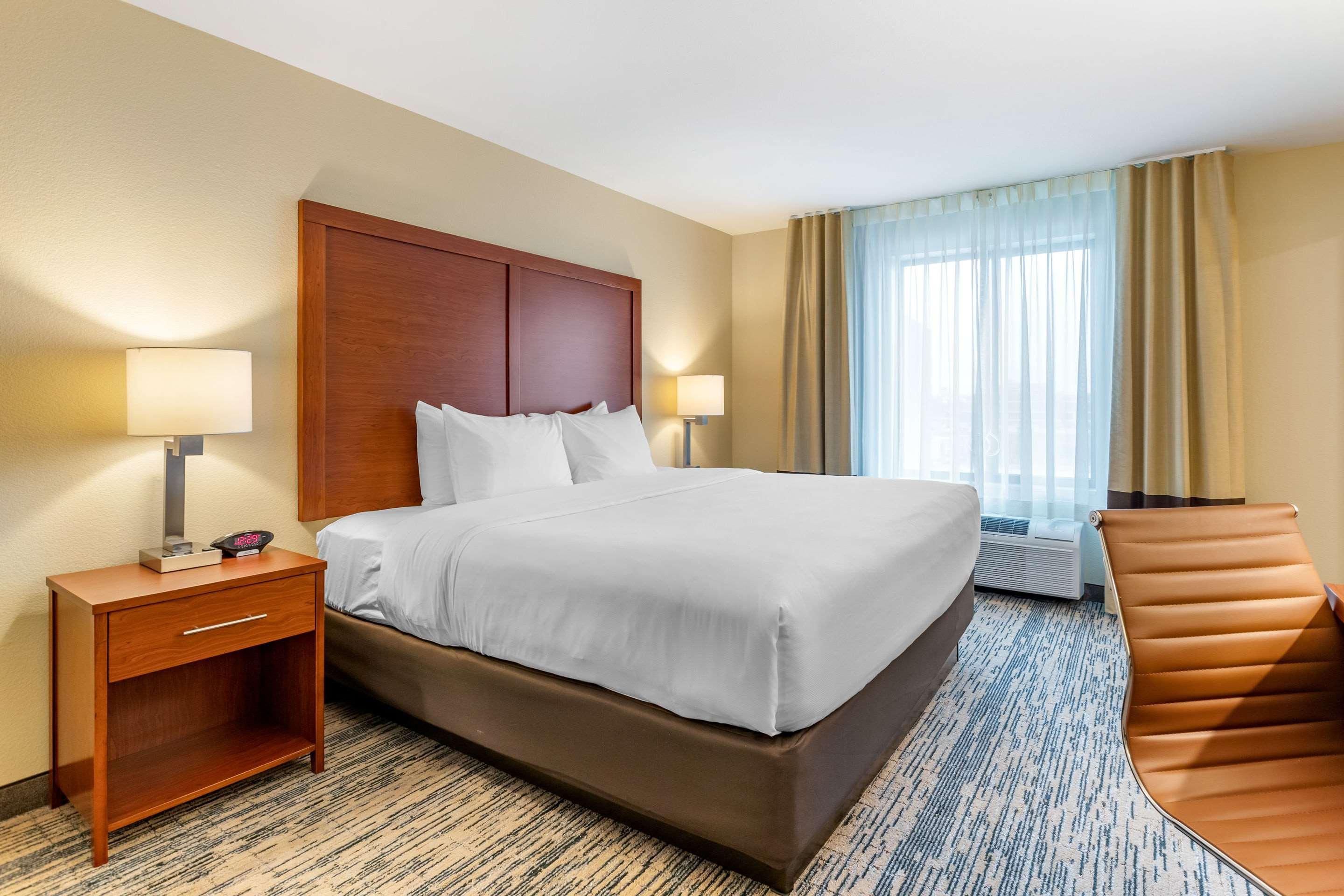 Comfort Inn & Suites ウェスト・デイ・モインズ エクステリア 写真